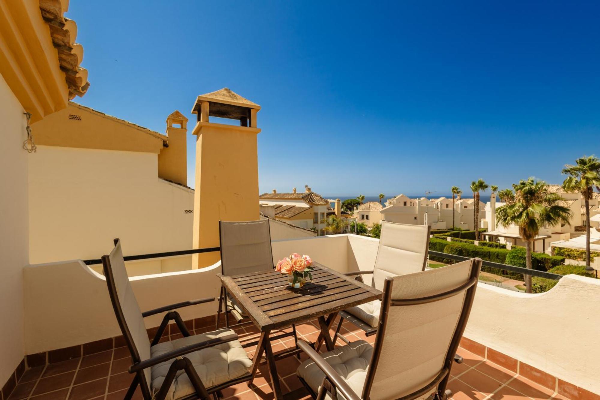 Villa Beautiful Townhouse Walking Distance To The Beach In Costabella, Marbella Exterior foto